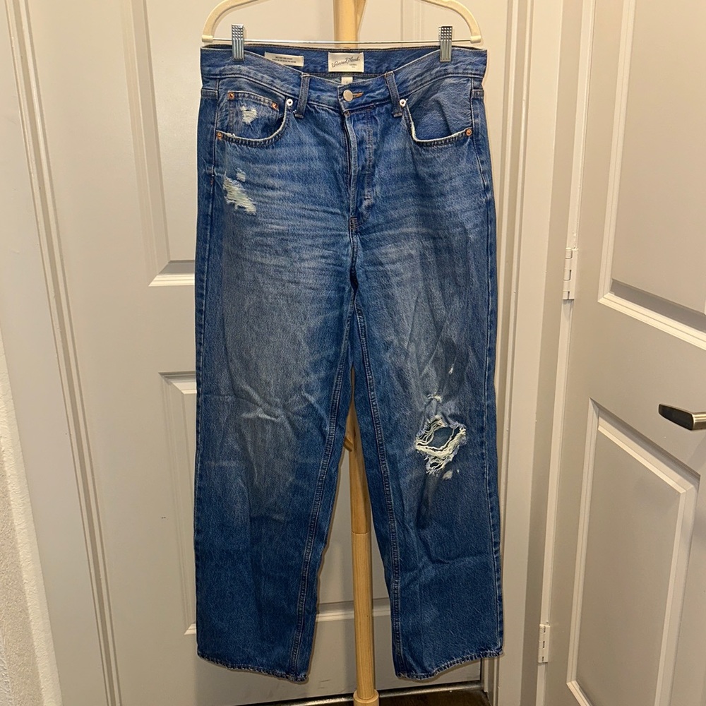 Universal Thread Men’s Straight Distressed Blue Jeans